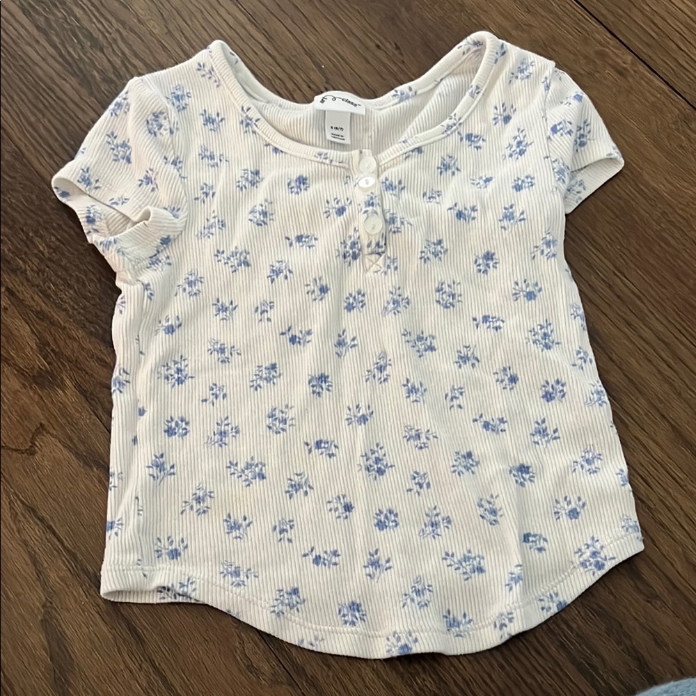 Art Class White and Blue Floral Short Sleeve Tee